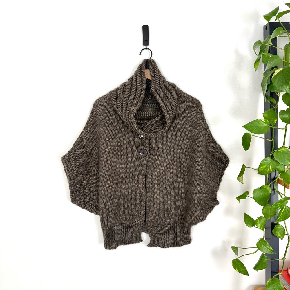 Chunky knit cowl neck sleeveless sweater poncho